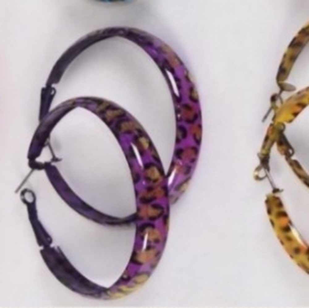 TRENDING Animal Cheetah Leopard Hoop Earrings *Purple Colorful NEW NWT
